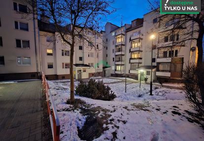 Czteropokojowe mieszkanie na wyczerpach.