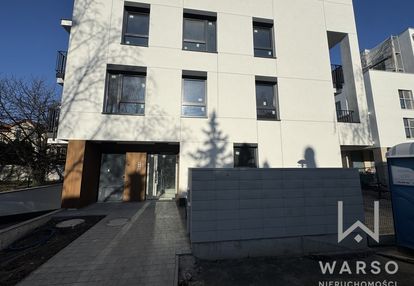 3 pokoje, garaż, komórka. ostatnie piętro.