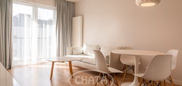 Nowoczesne m. z balkonem na kępie mieszczańskiej