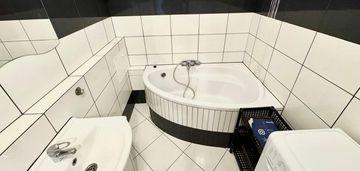 Kawalerka w bloku z balkonem kopernik