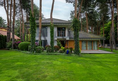 Dom wraz z mieszkaniem - las, piękny ogród!