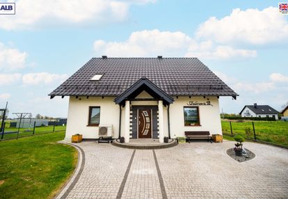 Nowoczesny, duży dom wolnostojący w ostaszewie