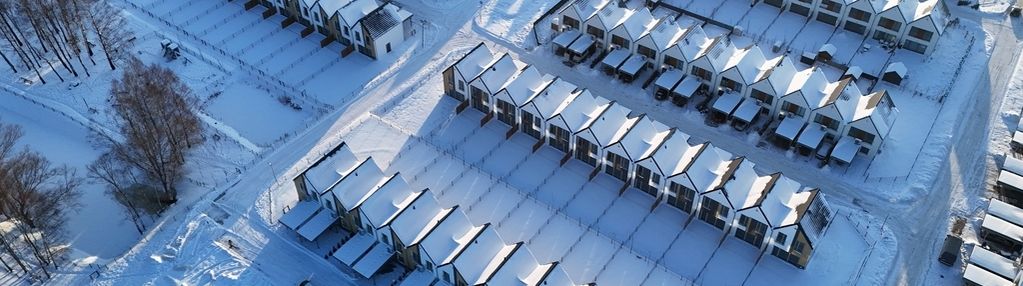 Dom w standardzie dewelop. (parter+piętro) ogródek