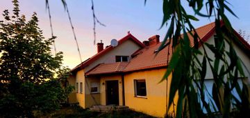 Dom (wolnostojący) z dużą działką