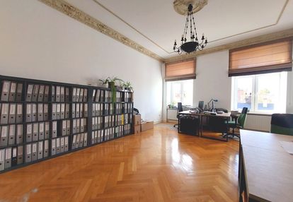 Na prestiżową kancelarię, miejsca parkingowe