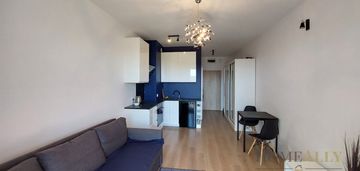 Kawalerka z loggią -ostatnie piętro -15' do centru