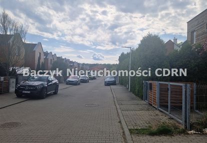 Wolnostojący żerniki świetna lokalizacja.