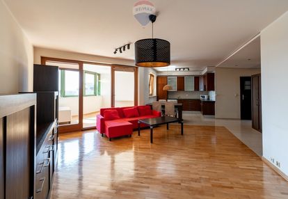 Świetna lokalizacja, ogrzewany ogród zimowy