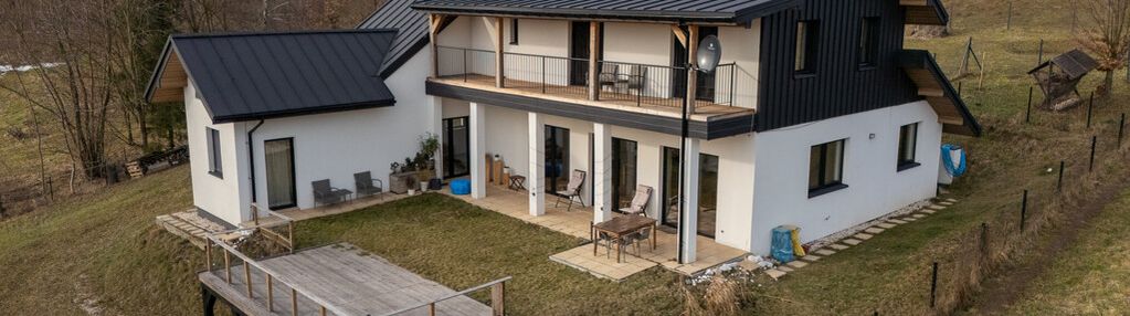 Tarasy widokowe, sauna, fotowoltaika, pompa ciepła