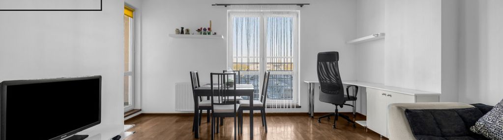 Metro /wola / parking