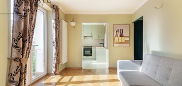 Metro słodowiec / świeżo po remoncie / balkon / piwnica