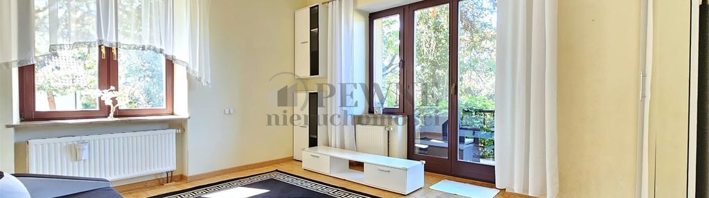 3 pokojowe 80 m2, dwa balkony, piwnica, 2 balkony.
