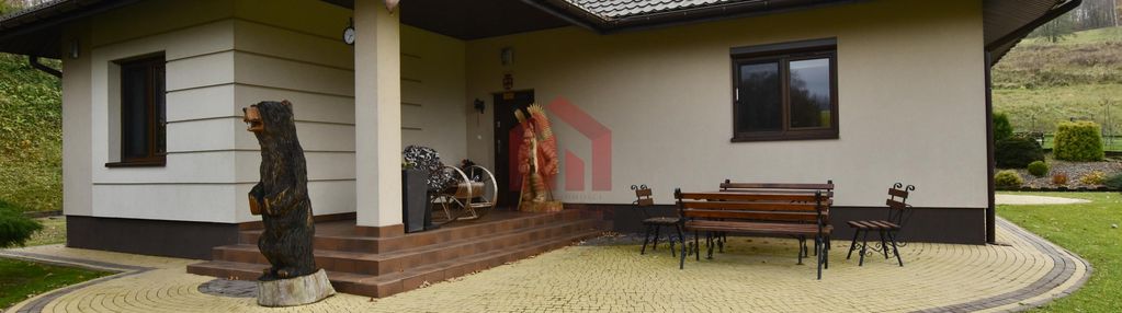 Dom przy lesie i na uboczu, ale blisko miasta