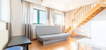 48m2 / antresola / garderoba