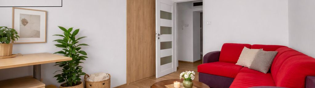 Balkon/osobna kuchnia/4 pokoje/metro 10min/nabiuro