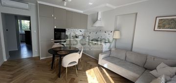 50 m² | 3 pokoje | kamienica | wola