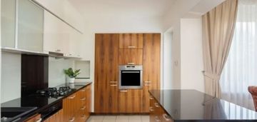 5-pokojowe mieszkanie na włochach