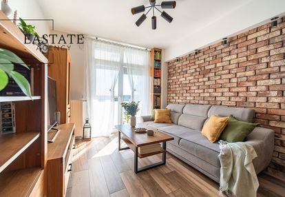 Taras na dachu / niski czynsz / komórka na piętrze