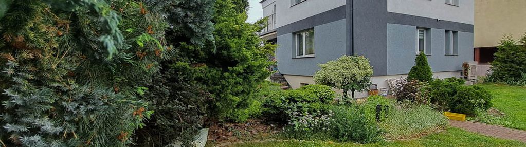 Przestronny dom wolnostojący z garażem na 2 auta