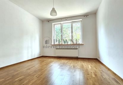 60 m2, 2 pokoje, oddzielna widna kuchnia
