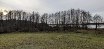 Działka z linią brzegową jeziora mleczówka