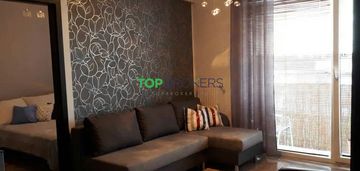 Salon z aneksem i sypialnia, metro, garaż