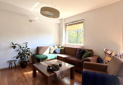 Doskonale skomunikowane, w samym centrum redłowa!