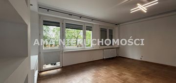 3-pokoje , oddzielna kuchnia, dwustronne, parter