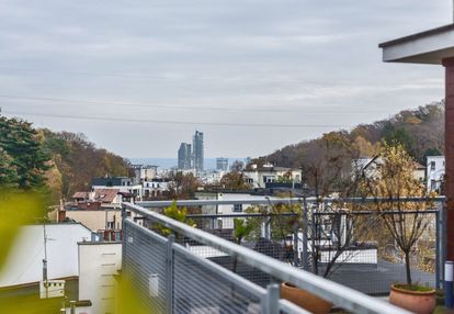 3 pokoje z 50 m2 tarasem z widokiem na zatokę