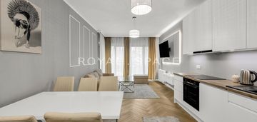 Przestronny apartament w eleganckim stylu!