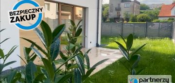 Dom 5 pokojowy z ogródkiem i garażem