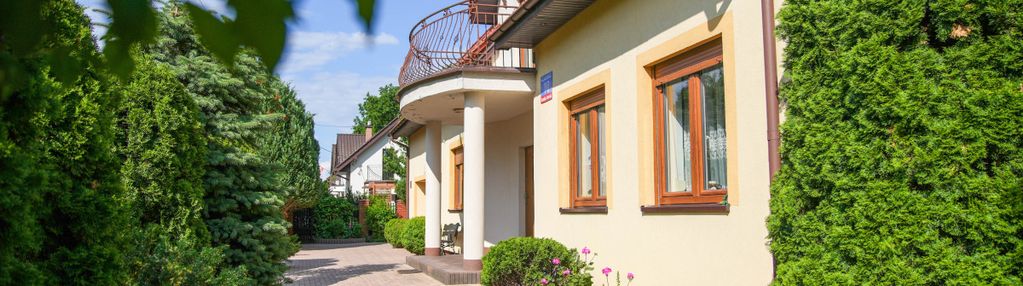 Przestronny dom z podwójnym garażem