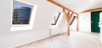 Studio, z widokiem na okrąglak