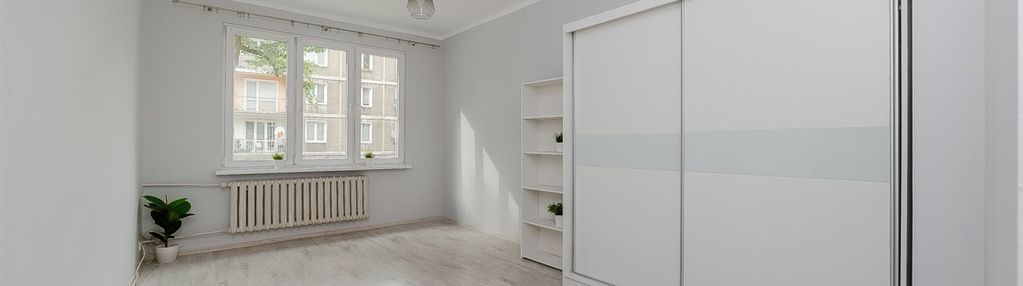 Tychy, 2 pokoje, 1 piętro z balkonem do wejścia