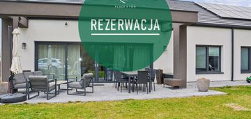 Nowoczesny dom z fotowoltaiką i pompą ciepła