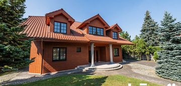 Przestronny dom wysokiej klasy + hala na posesji