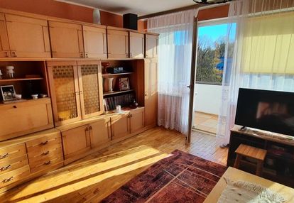 To nie dom. to duże mieszkanie na 3 strony.