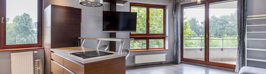 Kameralny budynek | duży balkon | widok |
