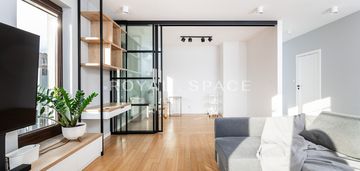 Przestronny apartament z tarasem w okolicy bagry