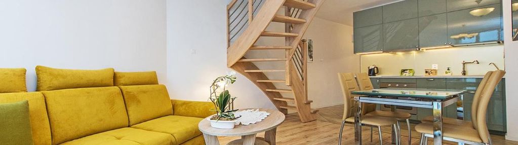 Dwupoziomowy apartament z bliskością morza