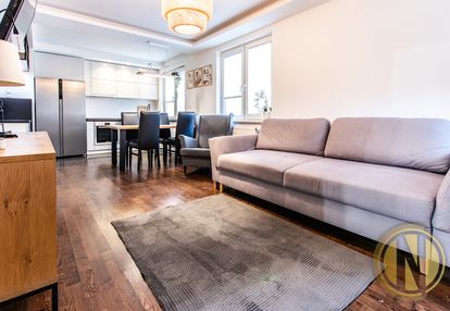 P. biały | al. 29 listopada | 3 pok. | 64m2 | eng