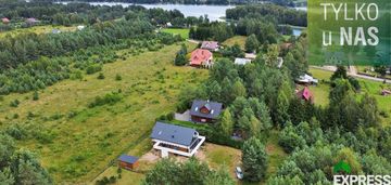 Niepowtarzalna bryła domu w zaciszu j. serwy