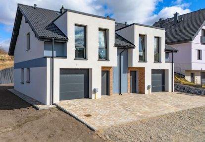 Bliźniak blisko skm.  gotowy do odbioru.