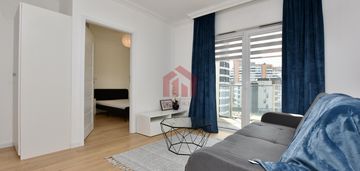 Salon z aneksem + 2 sypialnie, capital towers