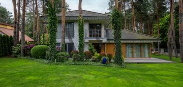 Dom wraz z mieszkaniem - las, piękny ogród!