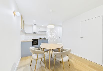 Do wejścia / wysoki standard