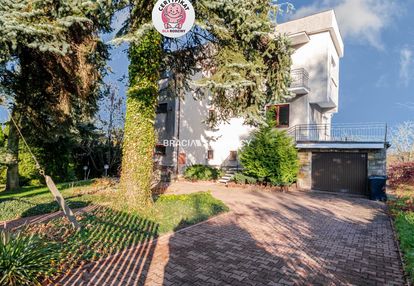 Przestrzenny dom w okolicach mogilan.