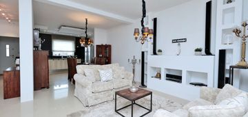 Segment 170m2, dz. 228m 5 pokoi na  osiedlu regaty