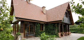 Unikalna nieruchomość z ogrodem, stawem i stajnią