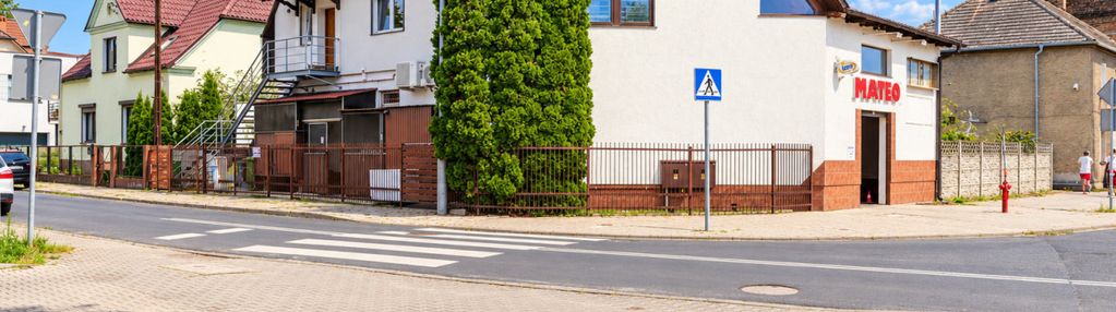 Dom z możliwością wynajmu lokalu handlowego
